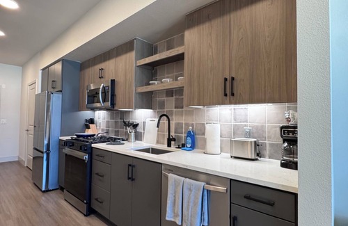 Midway District Apartamento | Bowen: Charming 1-BR in Delightful Point Loma, San Diego w/ AC & Gym