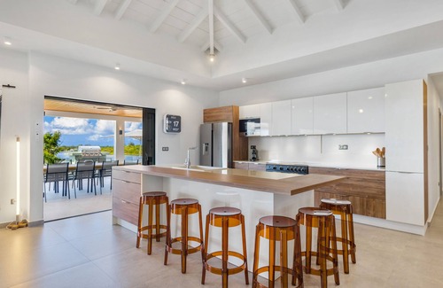 Les Terres Basses Villa | Brand New! VILLA WELLNESS - Slowlife - 5 bedrooms! and pickleball court!