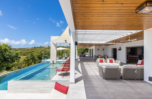 Les Terres Basses Villa | Brand New! VILLA WELLNESS - Slowlife - 5 bedrooms! and pickleball court!