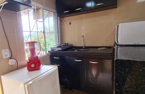 Senador Vasconcelos Casa | House in Campo Grande RJ With air conditioning and computer.