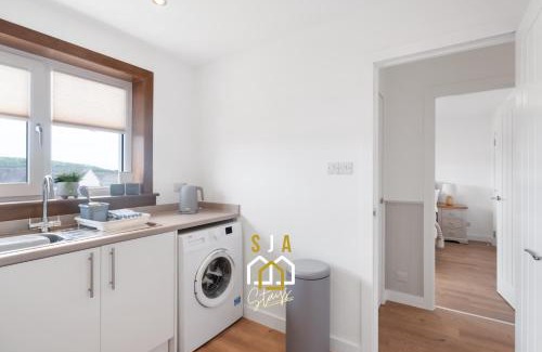 Cruden Bay Cama Y Desayuno | Braehead Stay - SJA Stays - Modern 2 Bed House