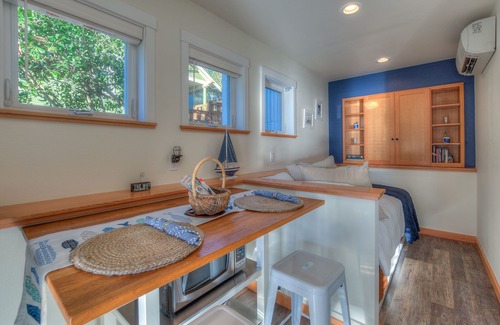 Eastsound Cabaña | Bramble Seaview Cottage - Lower Studio Suite With Sparkly Water View