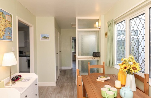 Whimple Cabaña | BRAMLEY COTTAGE, pet friendly, character holiday cottage in Whimple