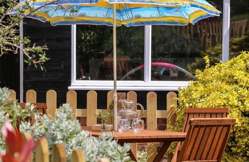 Whimple Cabaña | BRAMLEY COTTAGE, pet friendly, character holiday cottage in Whimple