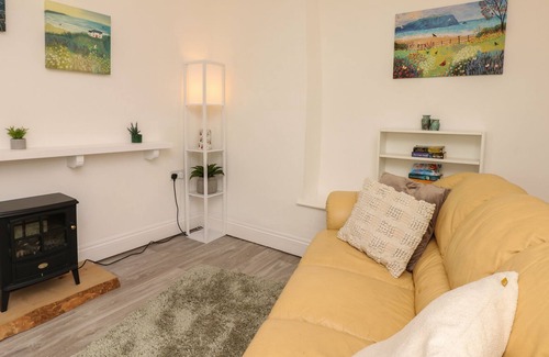 Whimple Cabaña | BRAMLEY COTTAGE, pet friendly, character holiday cottage in Whimple
