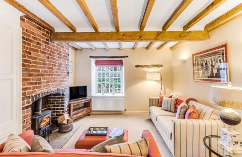 Loughborough Casa | Brand Hill Cottage with Hot Tub