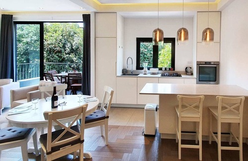 Old North Apartamento | Brand New 2 Bedrooms Near the Beach TL55