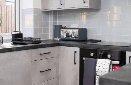 Bootle Casa | Brand-New 3-Bed Home - Liverpool
