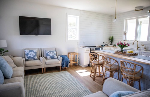 Harkers Island Cabaña | Brand NEW 3 bedroom waterfront cottage on Harker's Island!