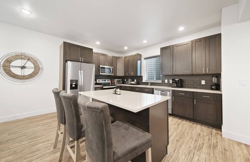 Fort Morgan Apartamento | Brand new, 3 Bedroom Suite in Fort Morgan!