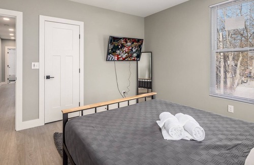 Olde Towne East Casa | Brand New 3 BR/2BA 5 min to DT Columbus