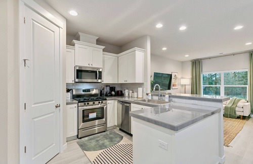 Clark County Casa | Brand New 3Br Home EV Charging｜WFH Ready｜Flex Lease｜Pet-Friendly #42063