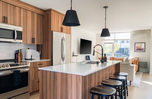 West Woodland Casa | Brand New 3BR Retreat | Sauna | Private Rooftop