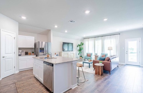 New Iberia Casa | Brand New, 4 Bedrooms, 2 Bathrooms With 8 Beds