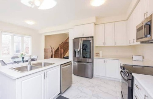 Watertown Apartamento | BRAND NEW 4BR Home in Waterdown