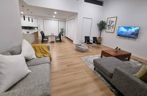 Taylor Casa | Brand New 5-bedroom luxury home with Double Garage