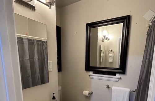 San Bernardino Casa | BRAND NEW Beautiful AFFORDABLE Private Room, 5 min from Nos Center