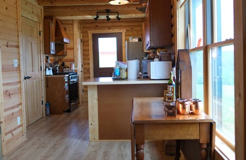 Frankfort Cabina | Brand new, beautiful log cabin in the heart of bourbon and horse country.