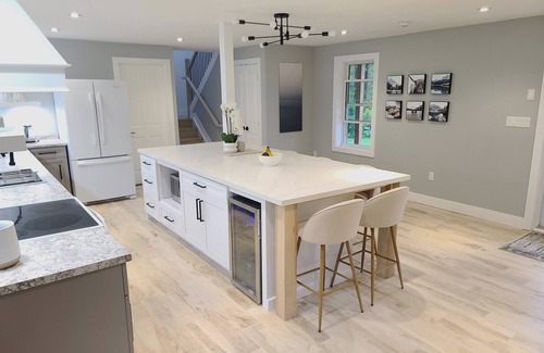 Stokes Bay Cabaña | Brand NEW! Cedar Creek Cottage - 5 min from the beach!