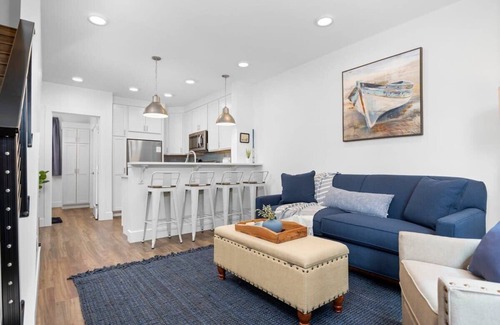 Traverse City Condominio | Brand New Condo with Patio!