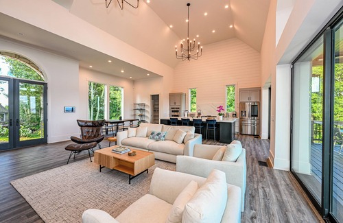 Glenville Casa | Brand New Construction! Incredible Long Range Views!