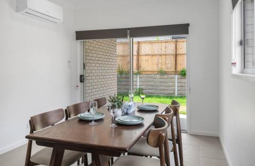 Park Ridge Casa | Brand New Convenient Family Home with Workspace