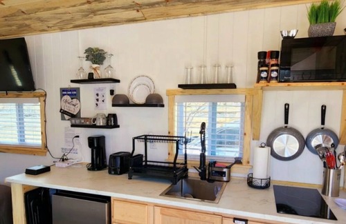 Trinidad Cabina | Brand new Cozy 1 bedroom Cabin w/MT View in a quiet and safe neighborhood.