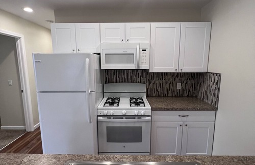 Town of Richmond Apartamento | Brand New Cozy 2 Bedroom on a Quiet Finger Lake!