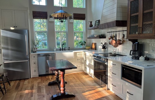 Wilmington Cabaña | Brand New Custom 1BR 1BA Cozy Creekside Cottage on Wilmington's Cross City Trail