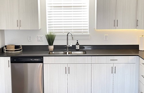 People's Freeway Casa | Brand New Downtown SLC Townhome