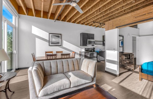 Bremerton Condominio | Brand New, Downtown Condo Next to Bremerton Ferry