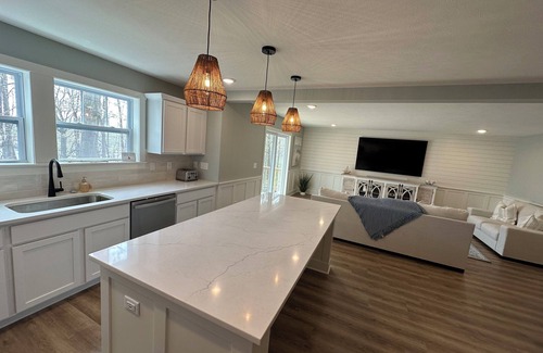South Haven Complejo | Brand New! Harbor Hideaway Home in Harbor Club, just steps from the Black River!