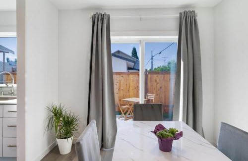 Greenwood Casa | Brand New Home 10min To Green Lake