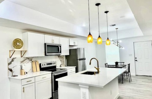 Highland Park Casa | Brand new home 6 min downtown