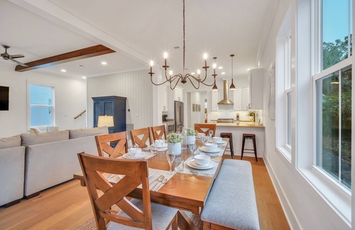 Old Town Bluffton Casa | Brand New Home in Old Town Bluffton. Walk to Promenade and May River