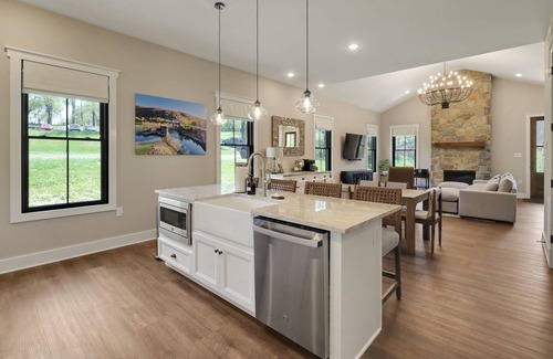 Bolivar Casa | Brand new home in Historic Harpers Ferry - Barrel Sauna - Fire Pit - Luxury!