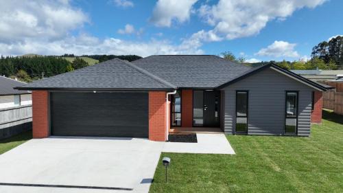 Pukehangi Casa | Brand New House with 5 bedroom and 3 full bathroom