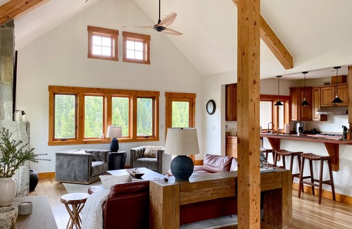 Antler Ridge Casa | BRAND NEW LISTING! Gorgeous Private Big Sky Cabin!