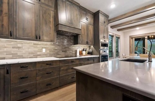 Tamarack Resort Cabina | !!BRAND NEW LISTING!! Stunning Cabin w/Private Dock, 5 Beds w/ 5.5 Bath, Hot Tub