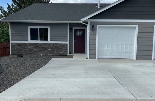 Lewiston Casa | Brand New Luxury Townhouse Getaway in Lewiston, Idaho!