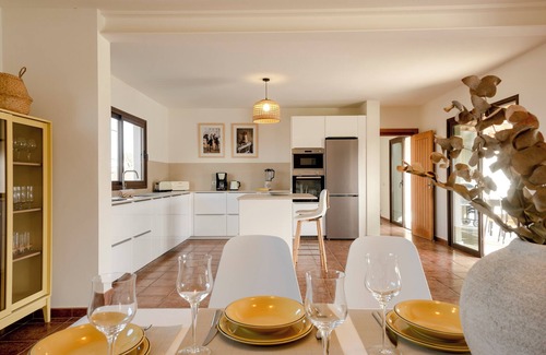 Villaverde Villa | VILLA DE LUJO A ESTRENAR CON PISCINA SALINA Y TERRAZA, 4 dormitorios, 4 baños