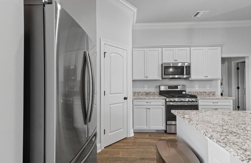 Shreveport Casa | Brand New Modern Farmhouse