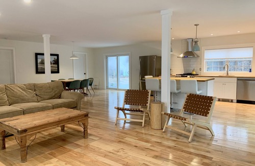 Bartlett Casa | Brand New Modern Farm House in White Mountains