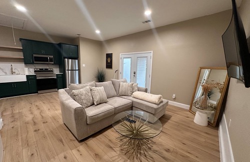 Red Oak Apartamento | Brand new modern one bedroom