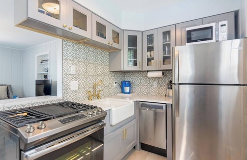 Annapolis Condominio | Renovación a estrenar en el distrito histórico con 2 estacionamientos - caminar por todas partes