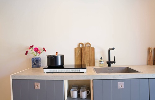 Aerdenhout Cabaña | Brand New Romantic Cottage by the Sea