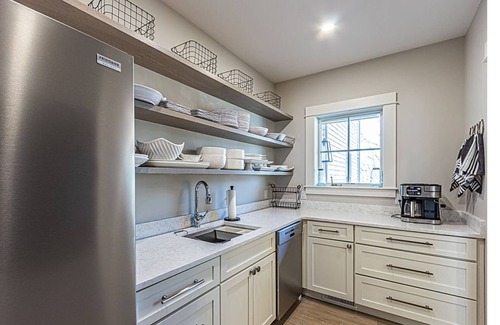 Edgartown Casa | Brand New Spacious Luxury Home on Edgartown Great Pond with Pool and Spa