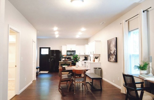 Springfield Casa | Brand NEW Spacious 5-bedroom house in awesome Springfield near MSU and Mercy