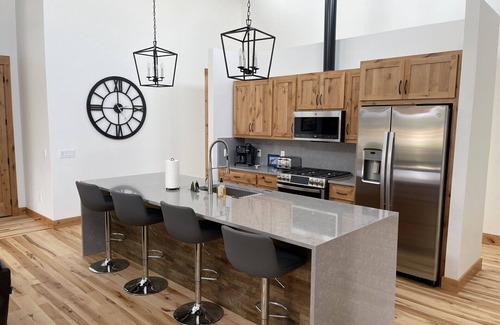 Florence Casa | Brand New Spectacular 2BR house with view of Bitterroot Mountains.