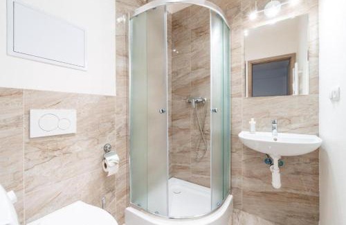 Palmovka Apartamento | Brand new studio apartment #30 in brand new building FREE PARKING close to center